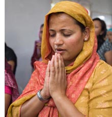 woman-praising