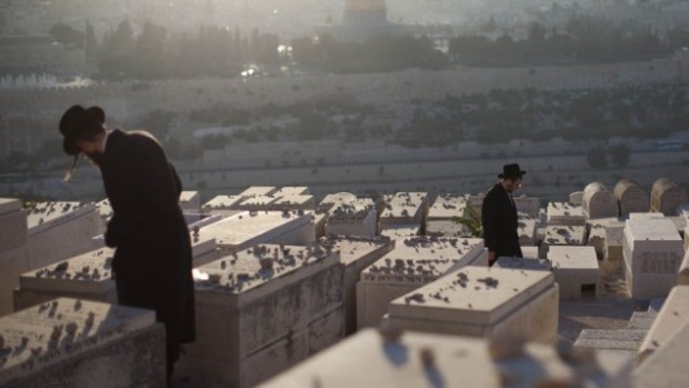 Mt.-of-Olives-cemetery-635x357