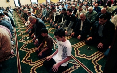 muslims-pray
