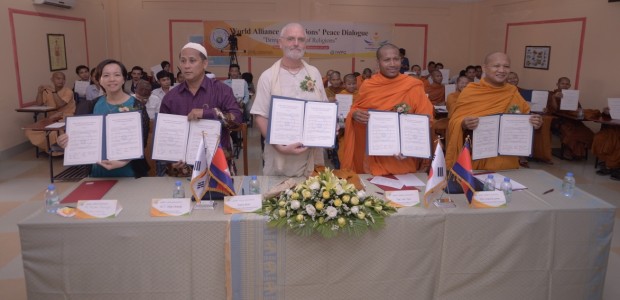 4. Full shot of signing of peace agreement