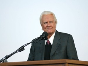 NEW YORK - JUNE 25: Rev. Billy Graham preaches at his crusade June 25, 2005 in Flushing, New York.