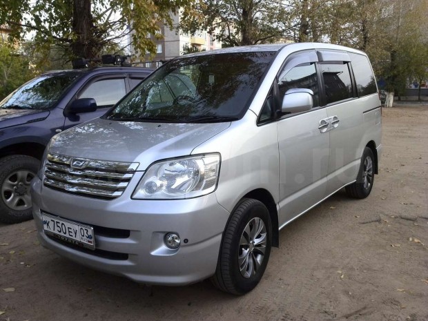 23a. Toyota Noah