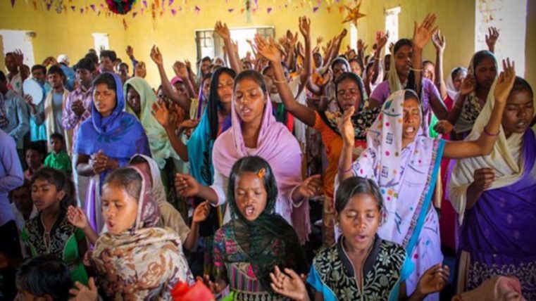 indian-believers-sing-in-church-service