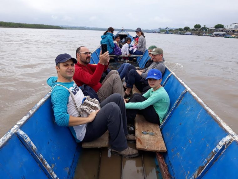 Jurnal de Misiune din Peru: O vizită matinală cu barca la indigenii creștini din junglă